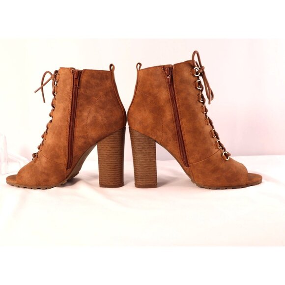 GBG by Guess Faux Suede Lace-Up Peep Toe Ankle Booties with Side Zipper Size 8.5 - Picture 2 of 10